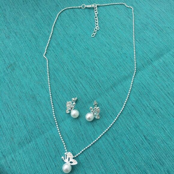 Butterfly Jewelry Set - Picture 4 of 7